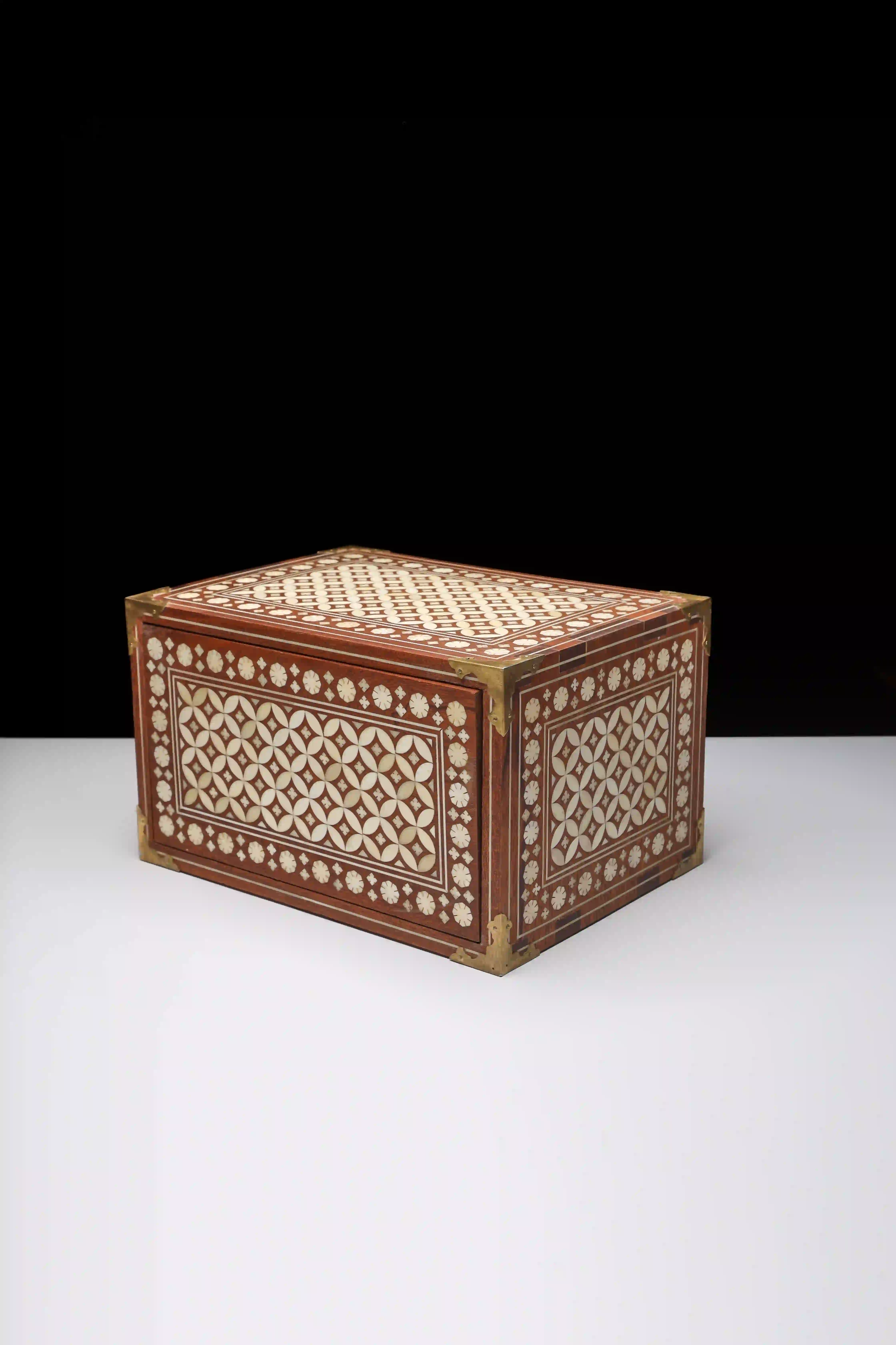 Inlaid wooden box