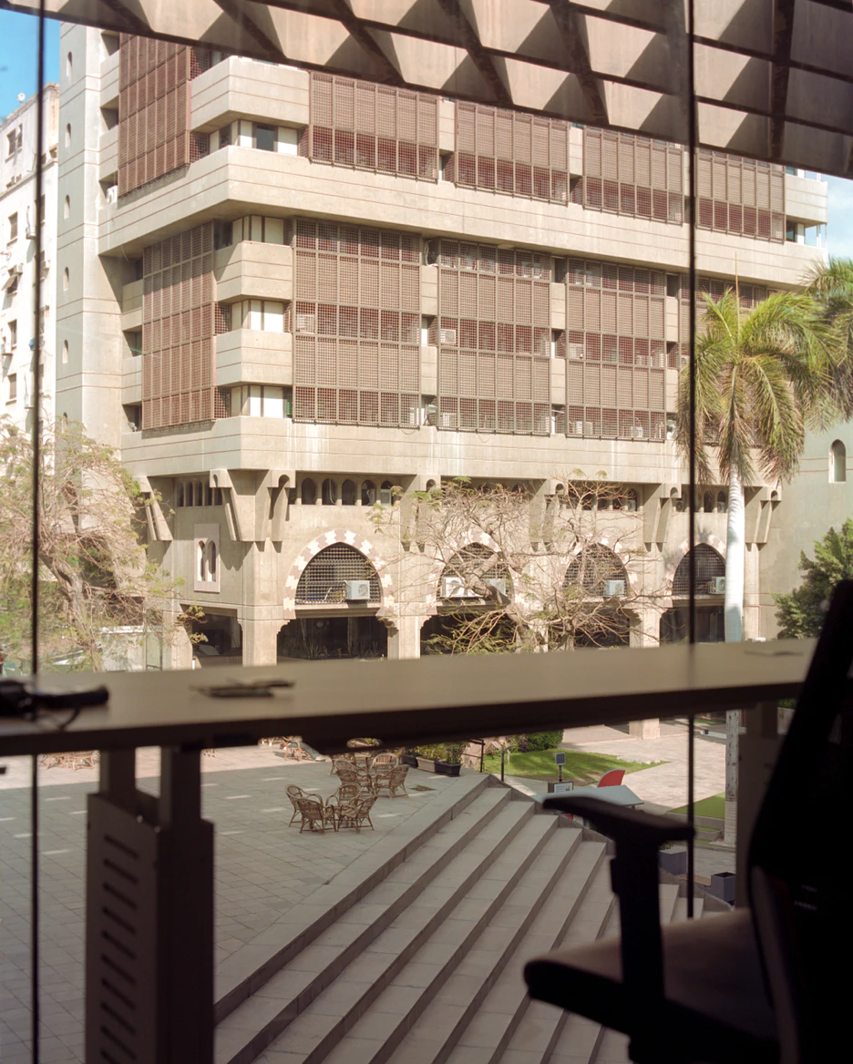 Jameel Management Centre: Corner details of the fair-faced concrete façade